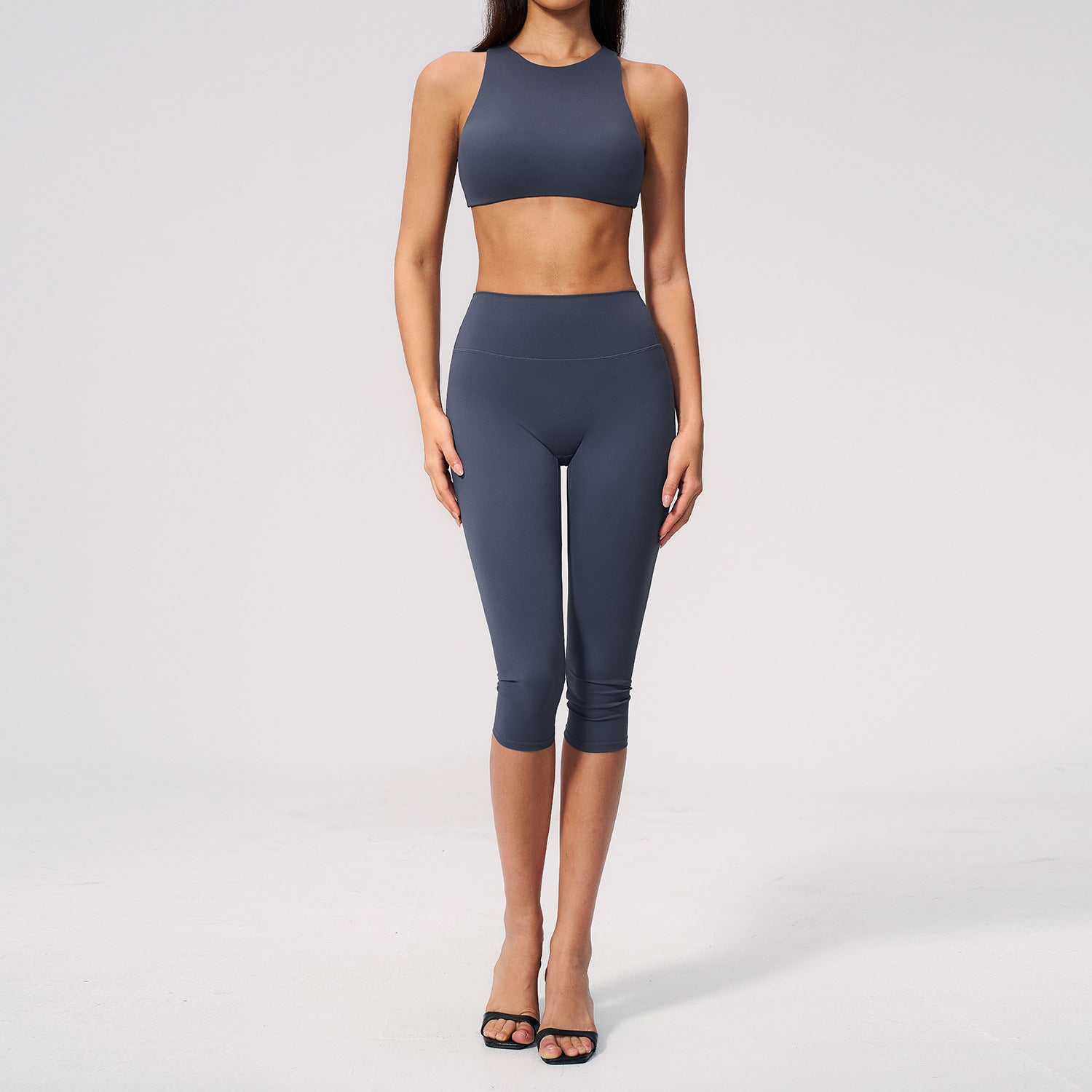 Women's premium-feel sports bra with quick-drying high-waisted mid-length shorts set
