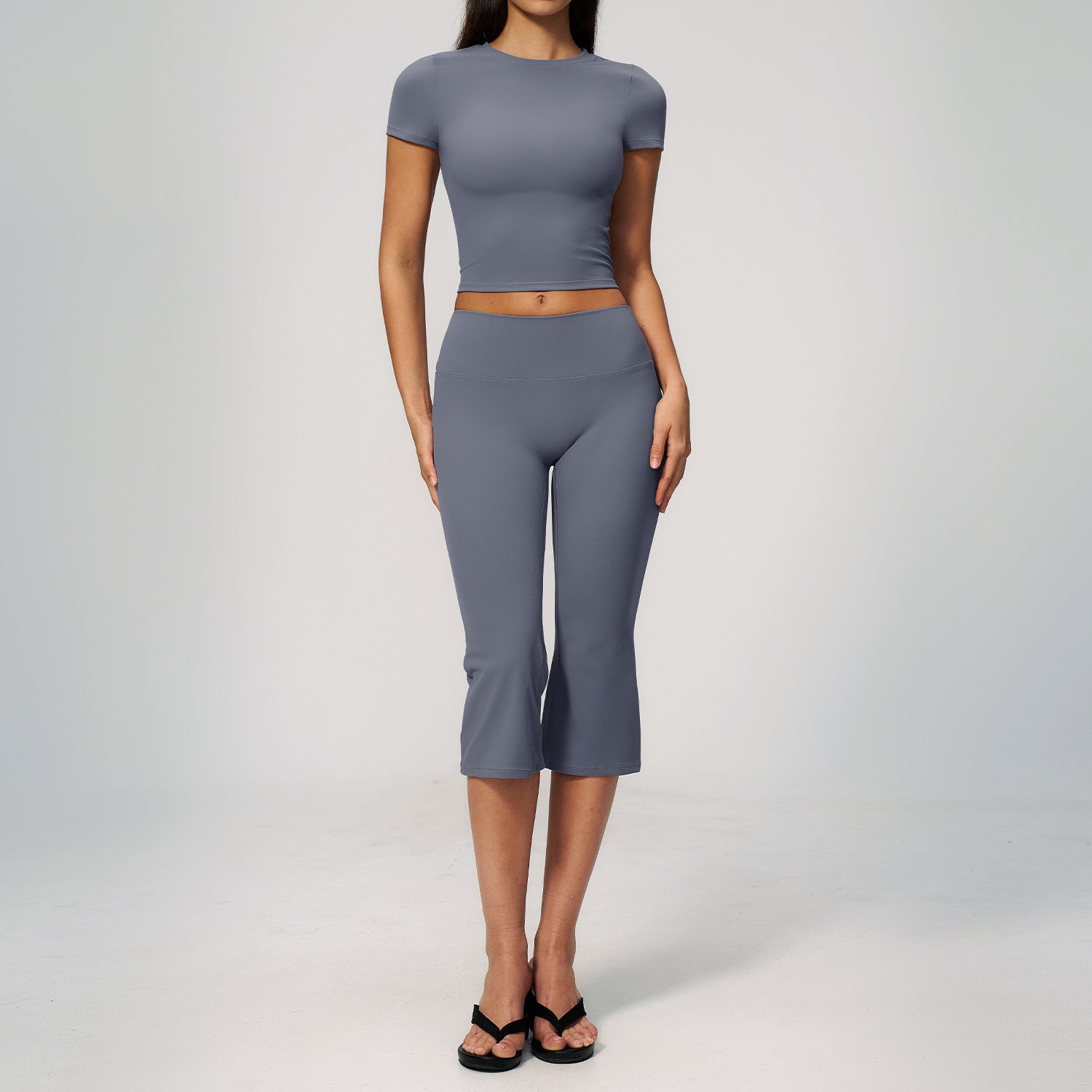 Women's short sleeve shirts with quick-drying middle-length leggings set