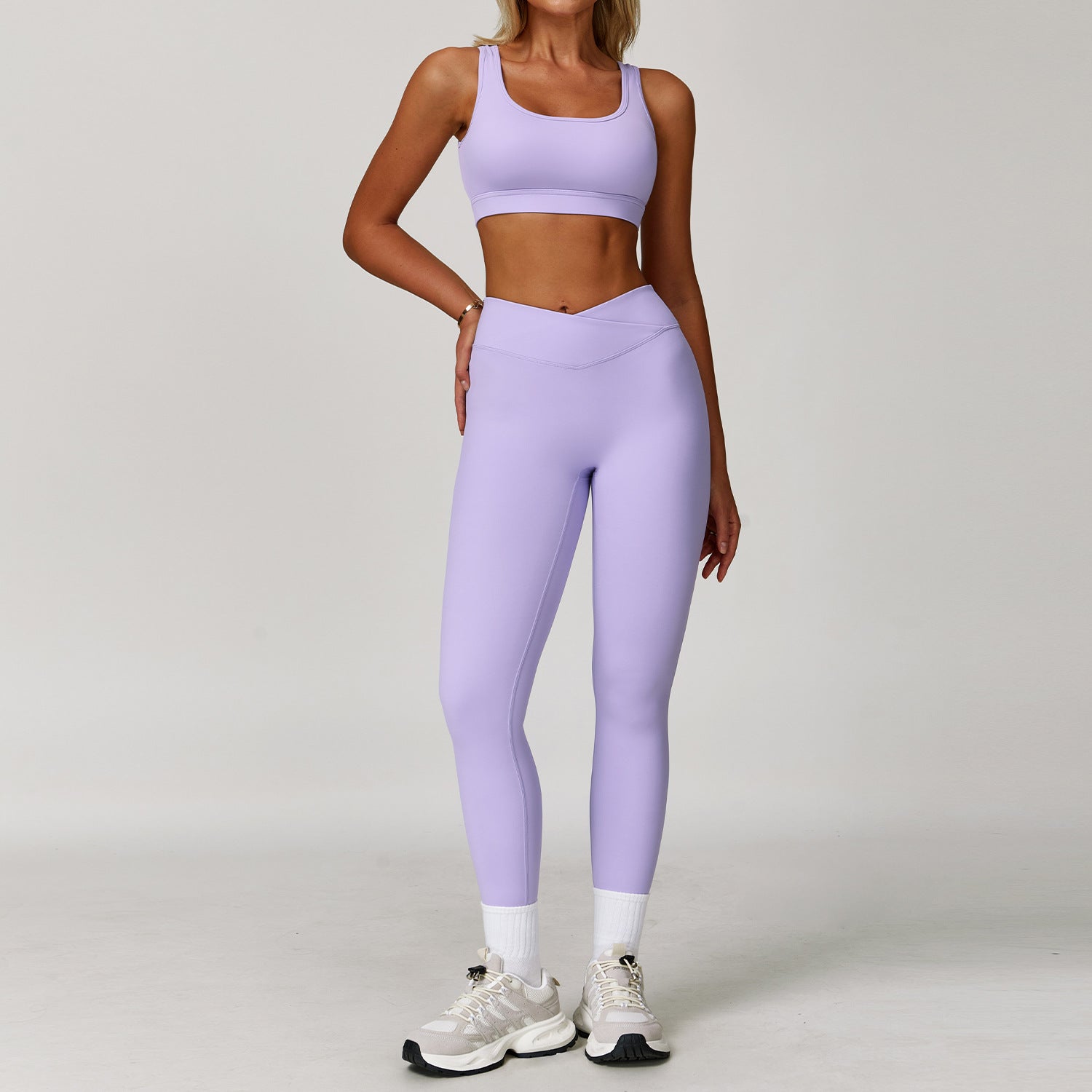 Women's wholesale Beautiful back sports shockproof fitness set