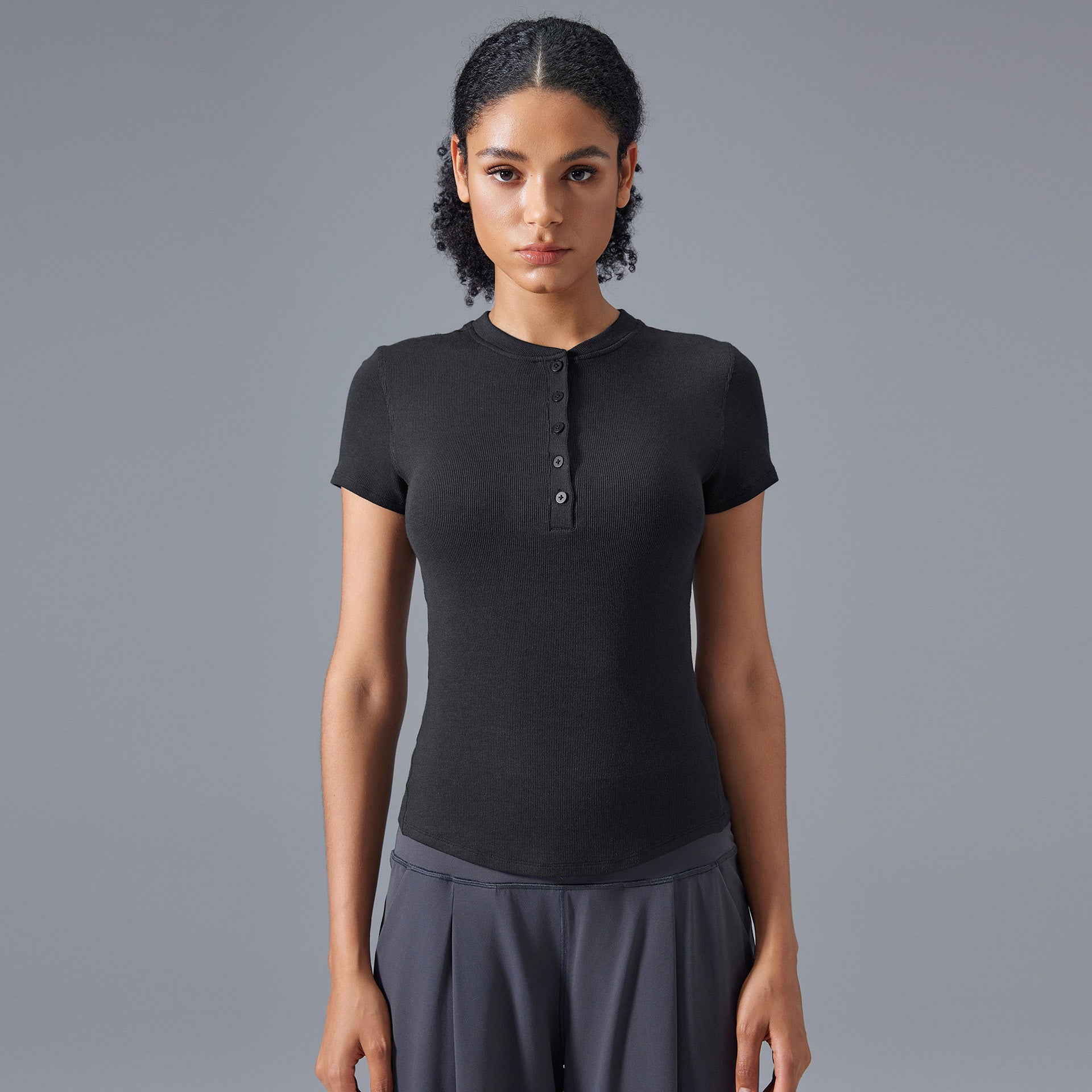 Elastic and comfortable skin-friendly T-shirt slim fit sports top