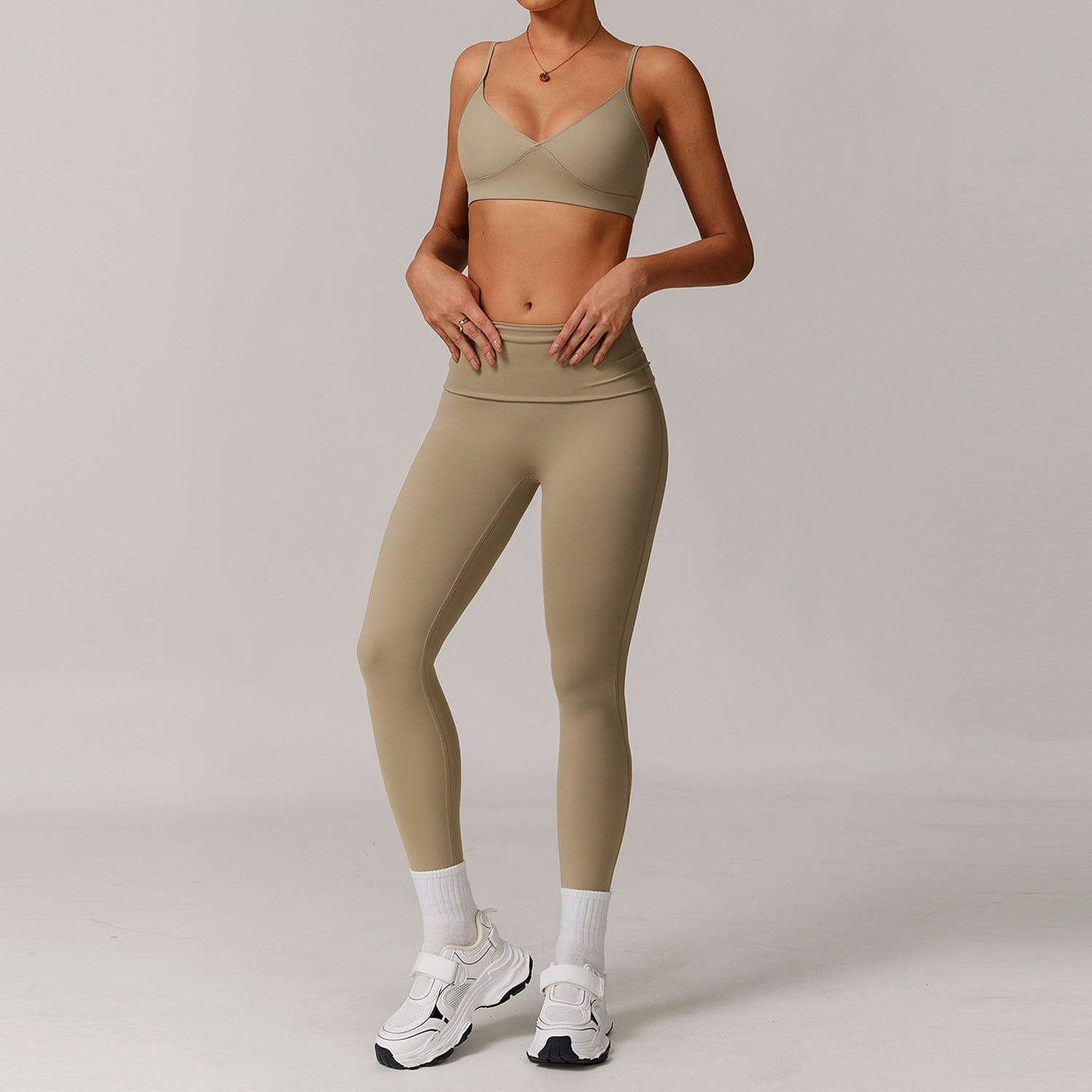 Fashionable and casual sports fitness bras suit