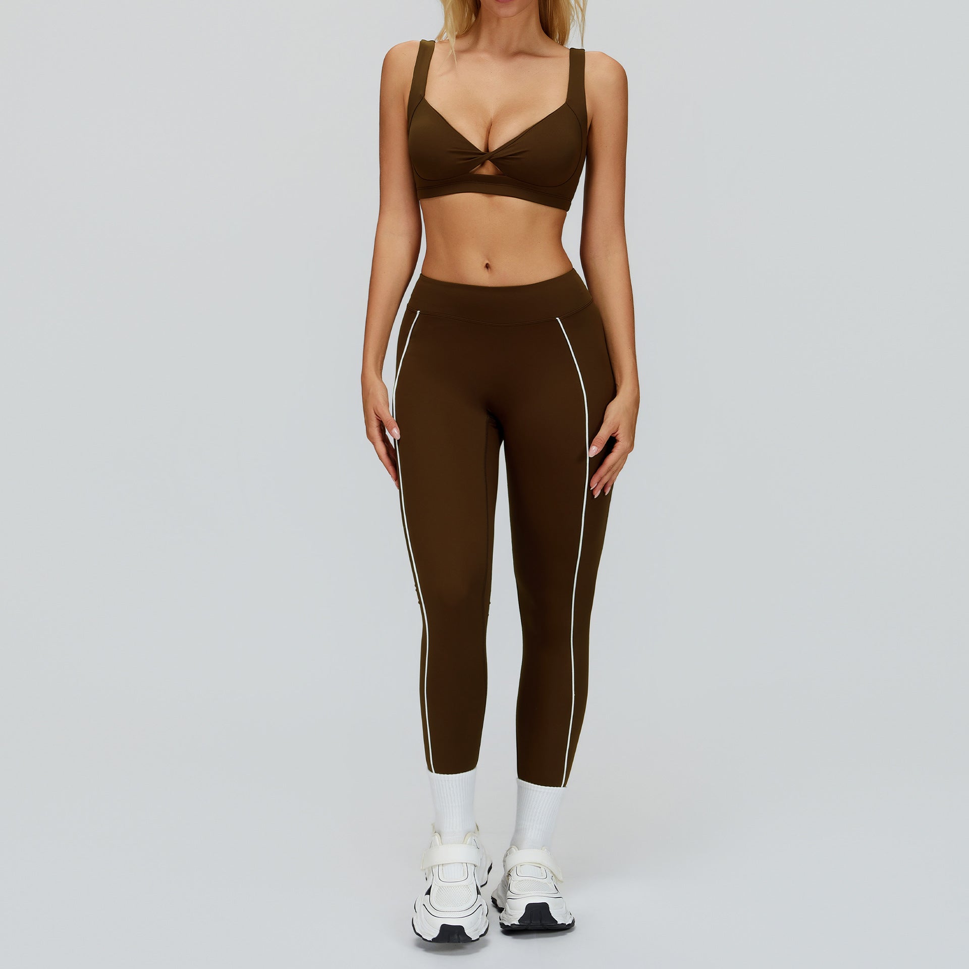 Contrasting Color Cut Out Beautiful Back Sports Bras Suit
