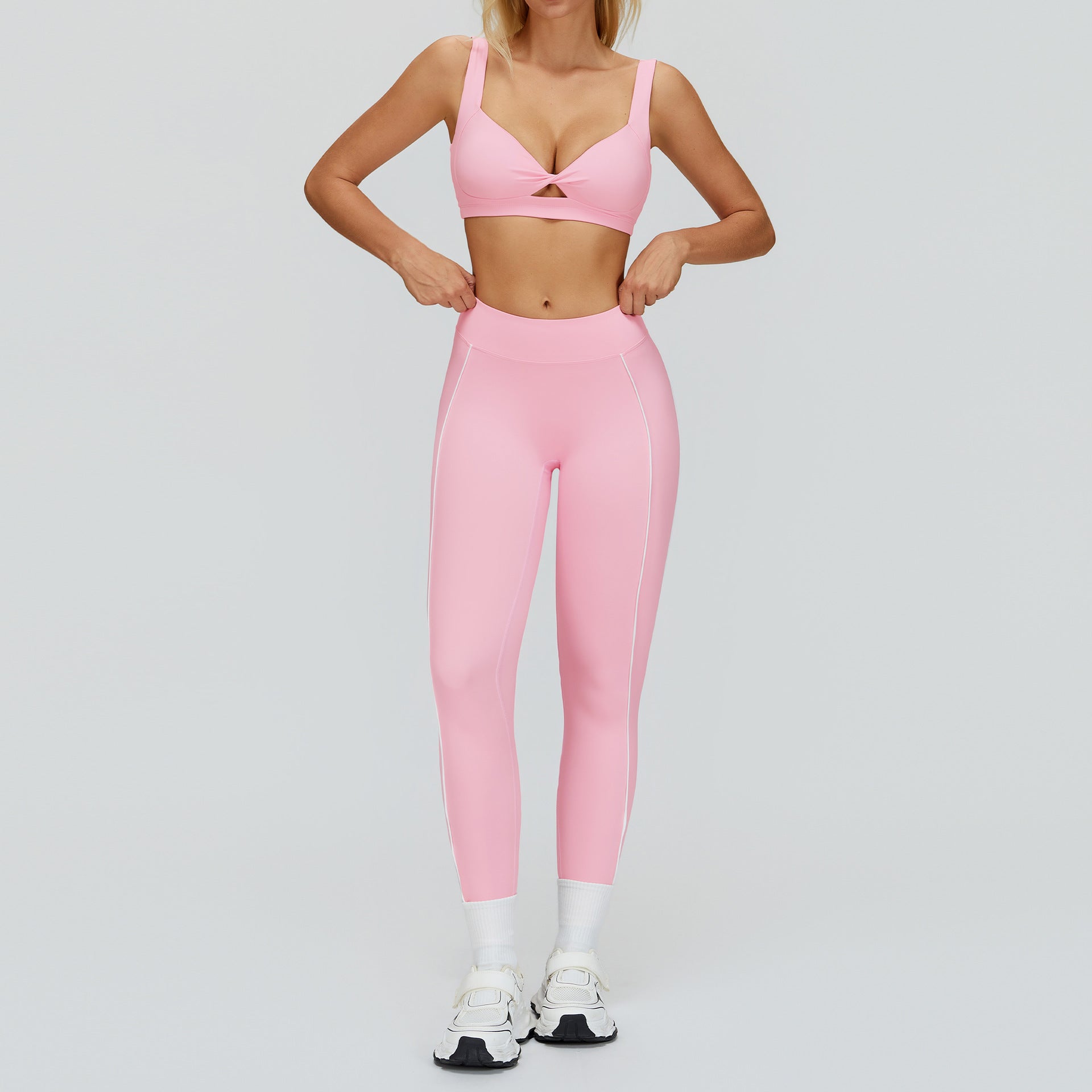 Contrasting Color Cut Out Beautiful Back Sports Bras Suit