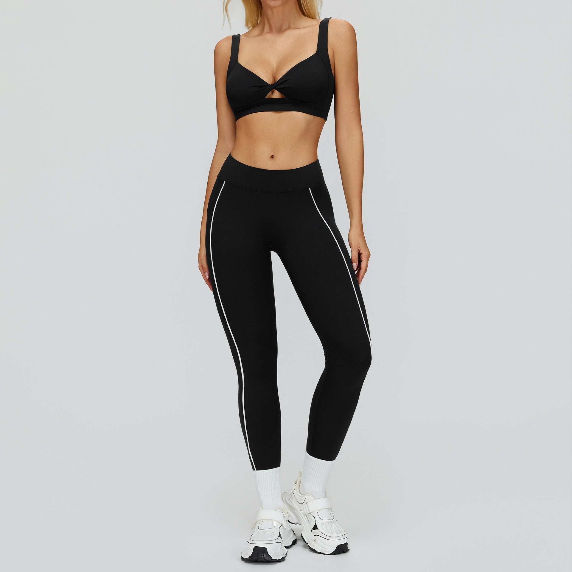 Contrasting Color Cut Out Beautiful Back Sports Bras Suit