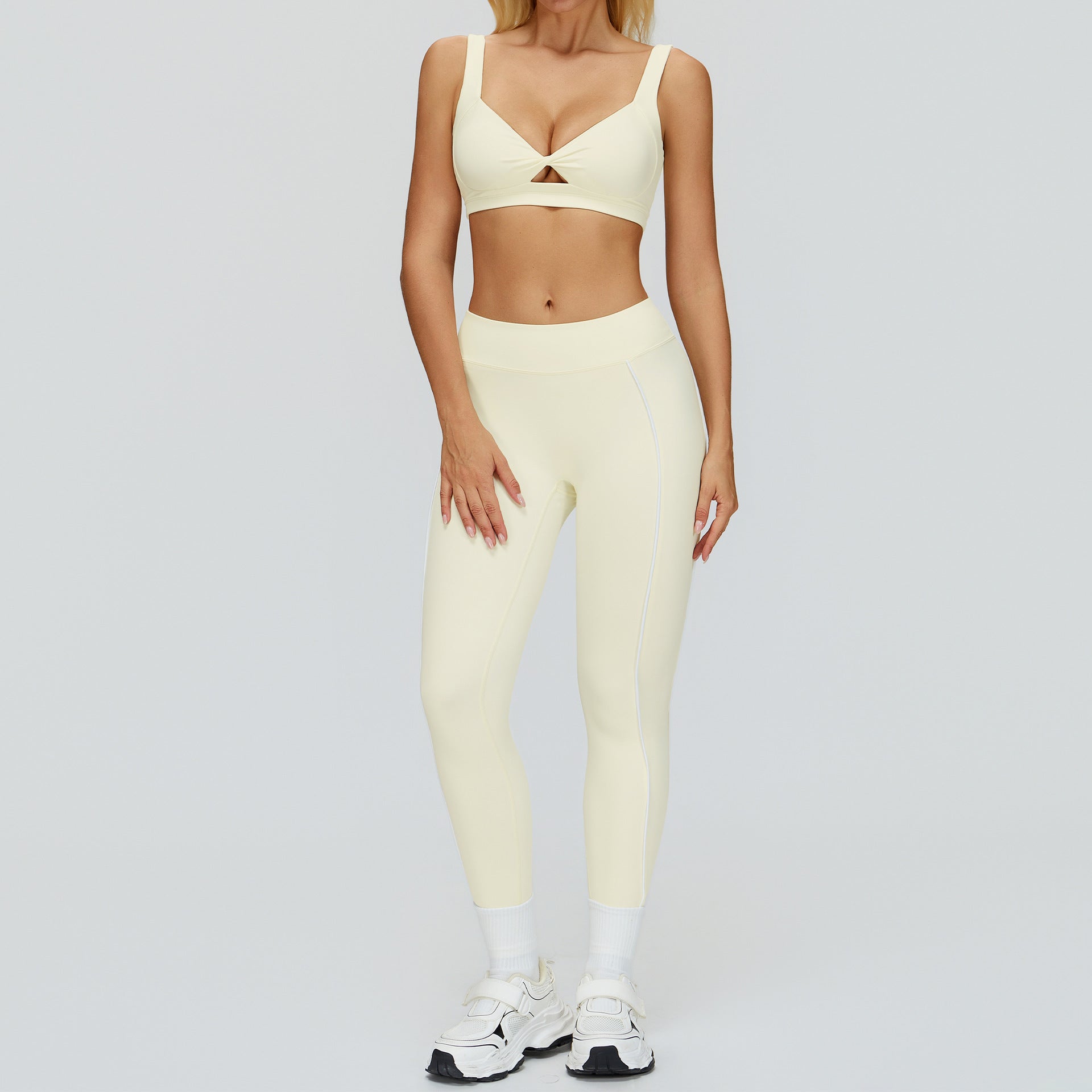 Contrasting Color Cut Out Beautiful Back Sports Bras Suit