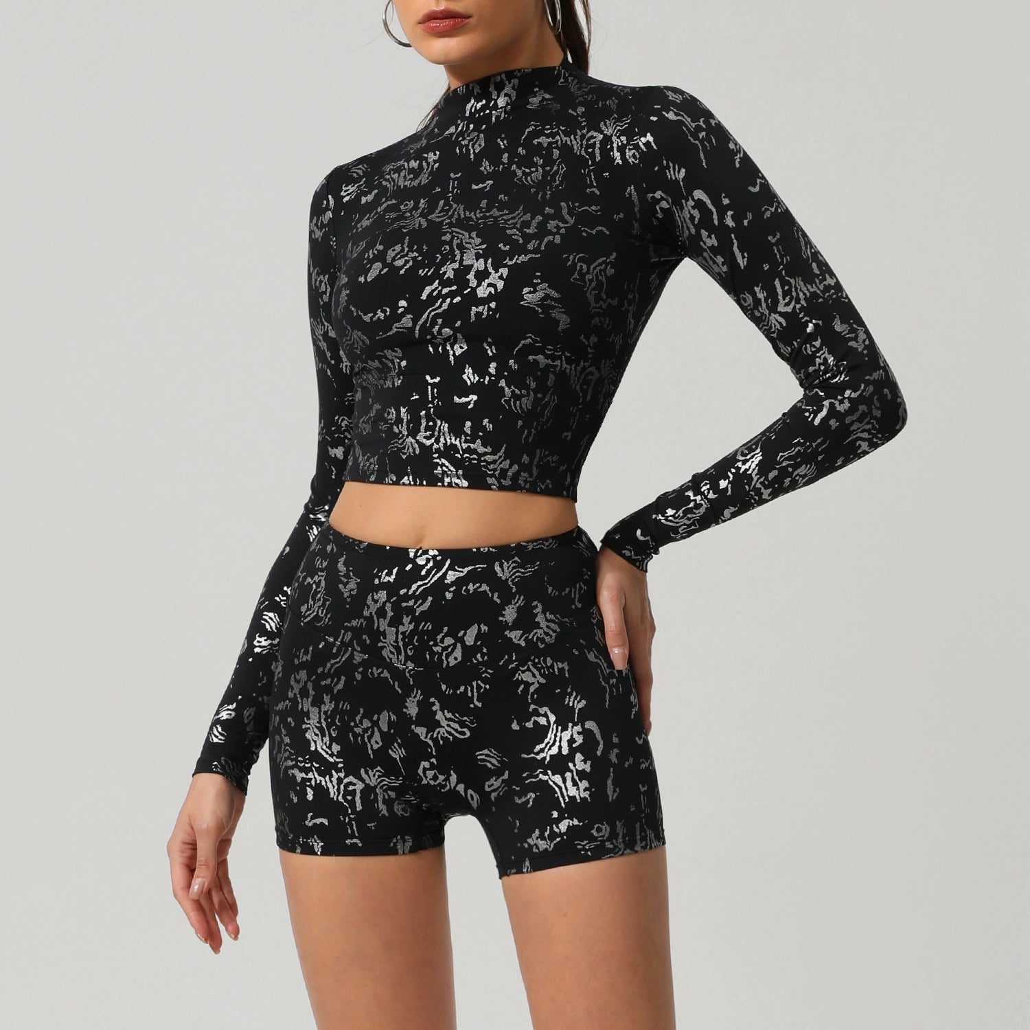 Women's Silver-stamped Long Sleeve with shorts yoga suit