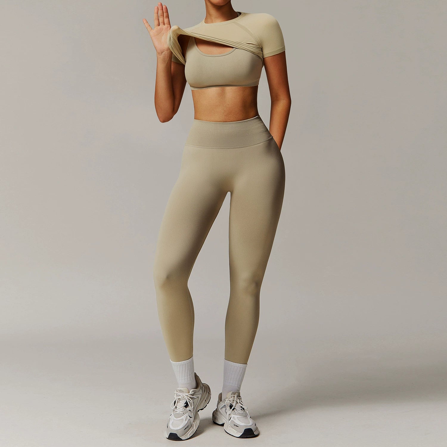 Women's bra short-sleeved shirt with long leggings three-piece yoga suit