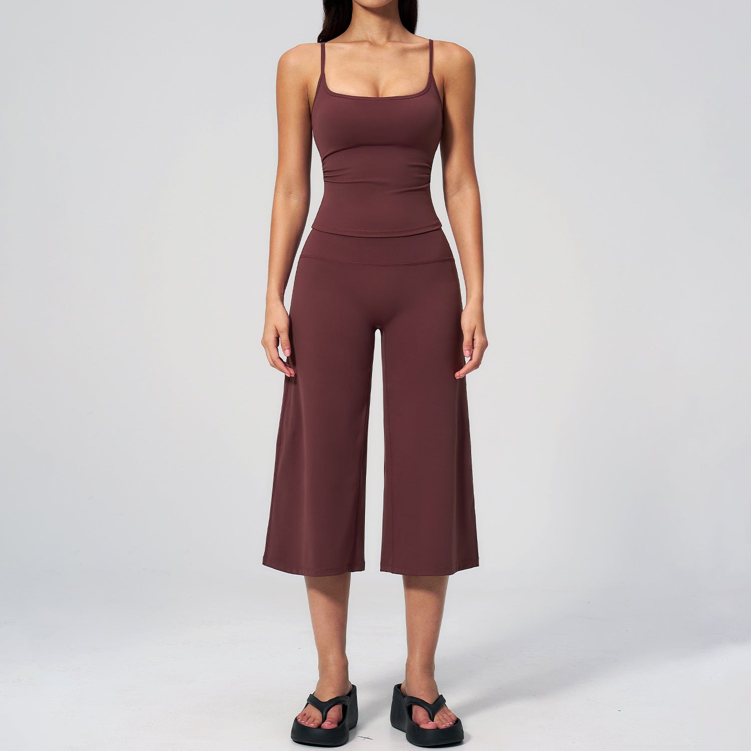 New Arrival Strappy Yoga Tank Top With High-Waisted Casual Mid-Length Shorts Set