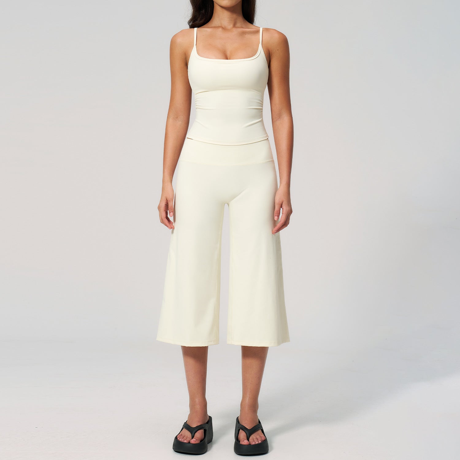 New Arrival Strappy Yoga Tank Top With High-Waisted Casual Mid-Length Shorts Set