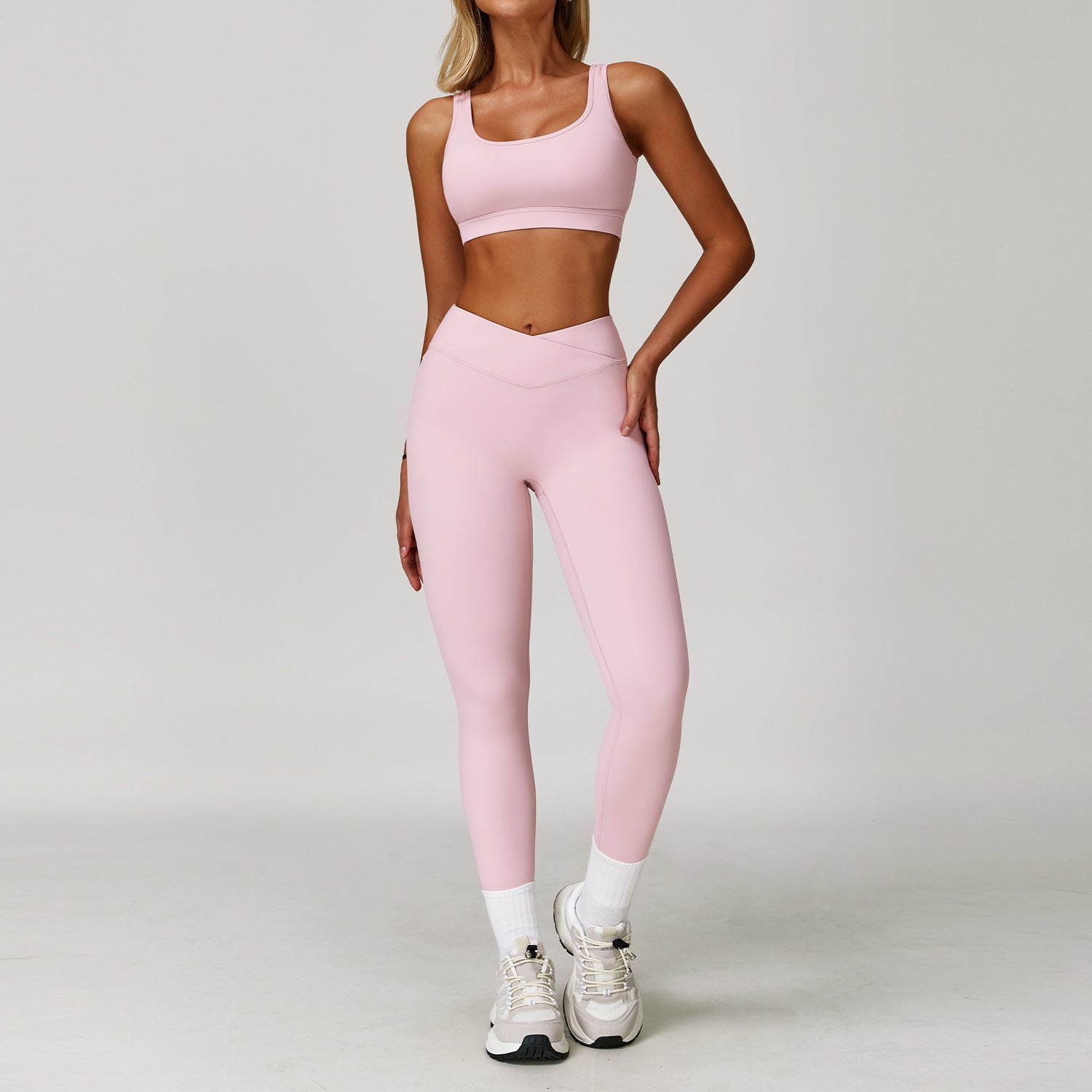 Women's wholesale Beautiful back sports shockproof fitness set