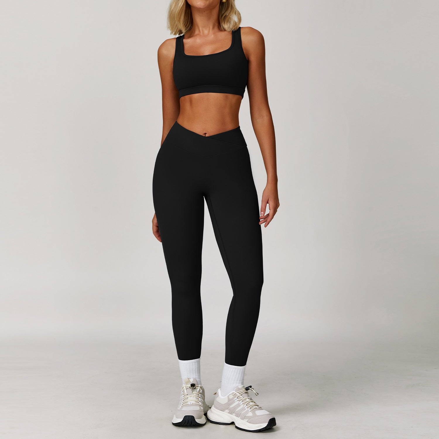 Women's wholesale Beautiful back sports shockproof fitness set