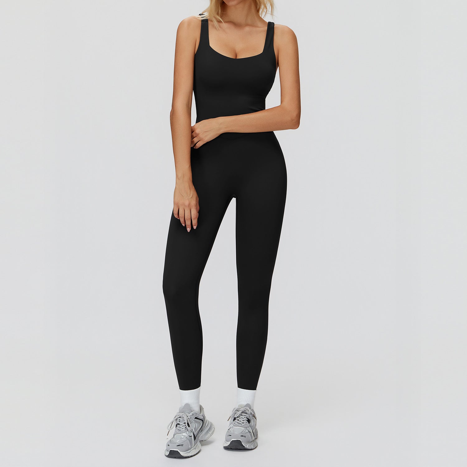Tight-Fitting Slimming Look Jumpsuit