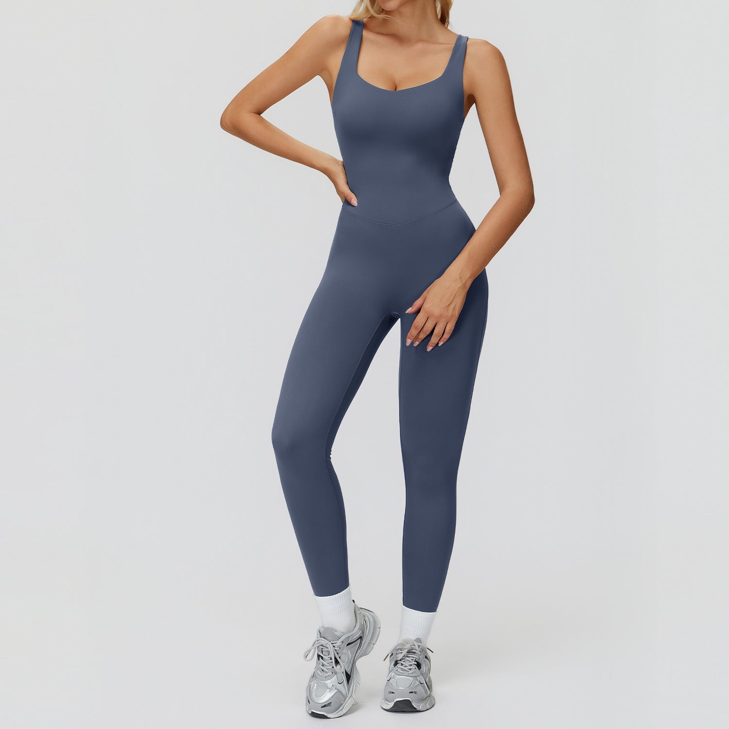 Tight-Fitting Slimming Look Jumpsuit