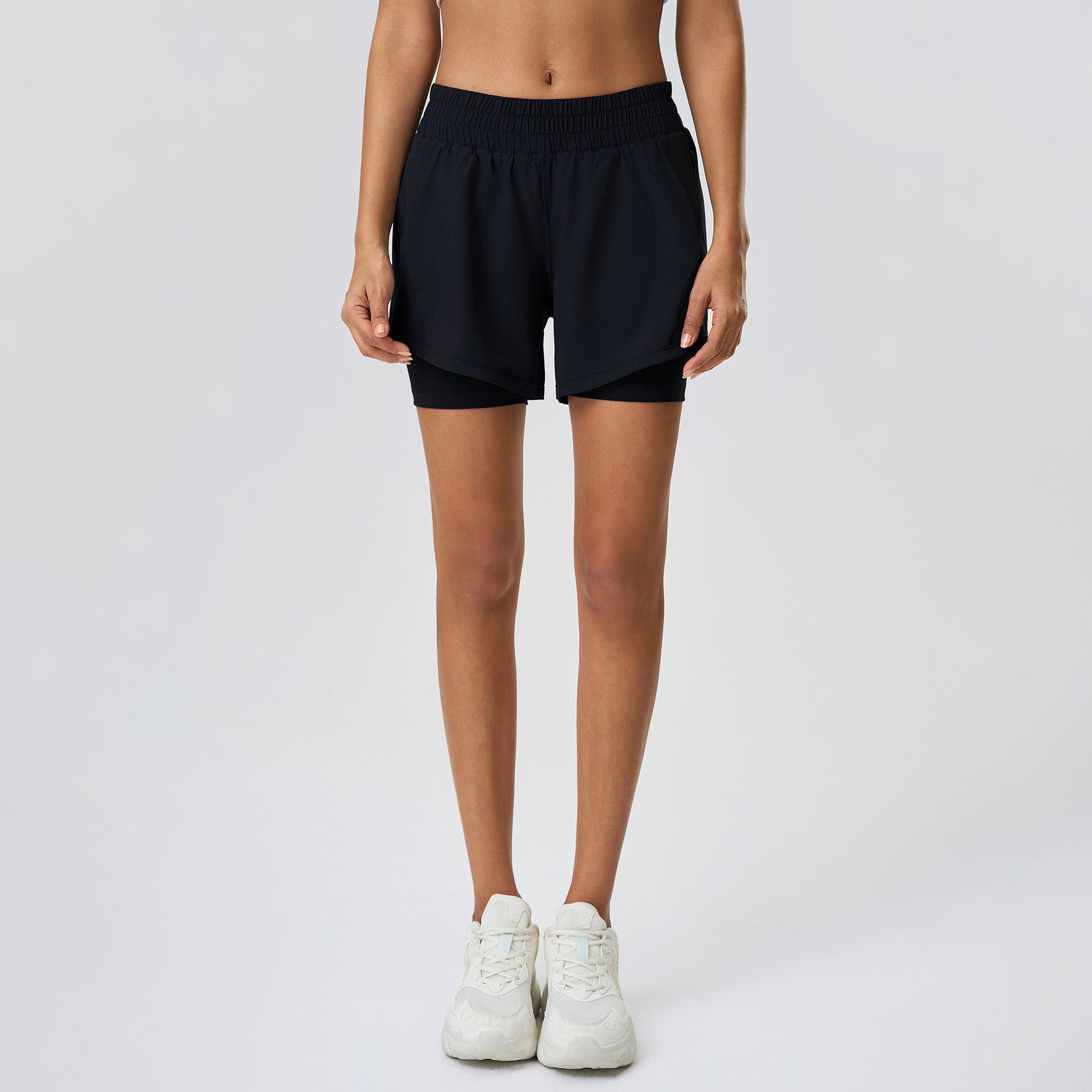 Quick-drying breathable sports shorts
