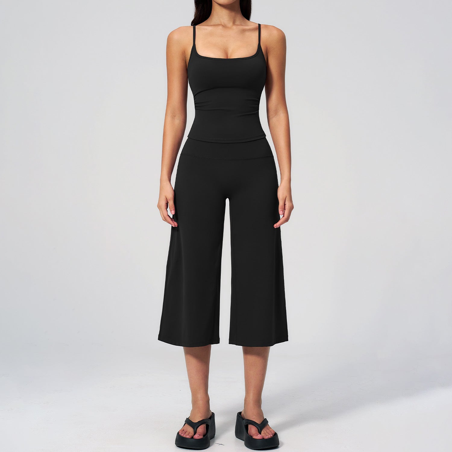 New Arrival Strappy Yoga Tank Top With High-Waisted Casual Mid-Length Shorts Set