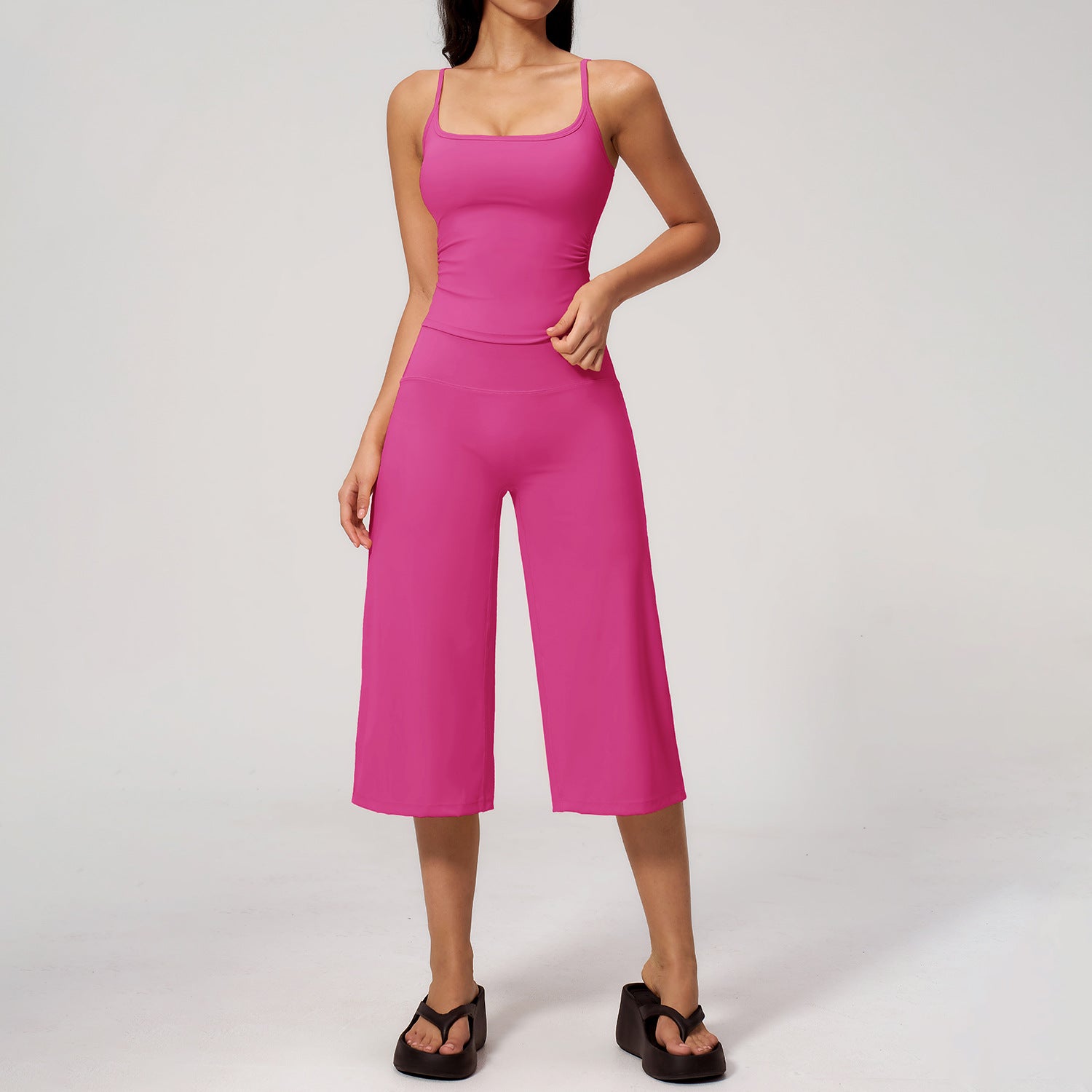 New Arrival Strappy Yoga Tank Top With High-Waisted Casual Mid-Length Shorts Set