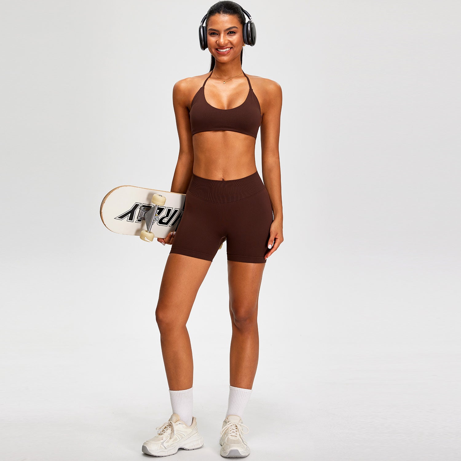 Seamless Quick-Drying Fitness Sports  Thin-Strap Halter Bras Outfit with shorts